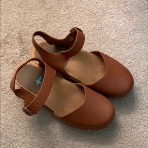 Mia Genuine Sweden Clogs size 8